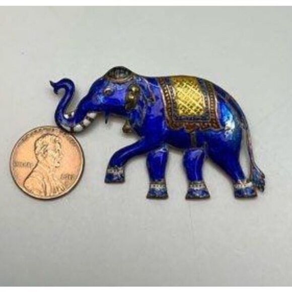 VINTAGE ENAMEL STERLING SILVER SIAM BLUE ELEPHANT BROOCH PIN - Picture 2 of 6